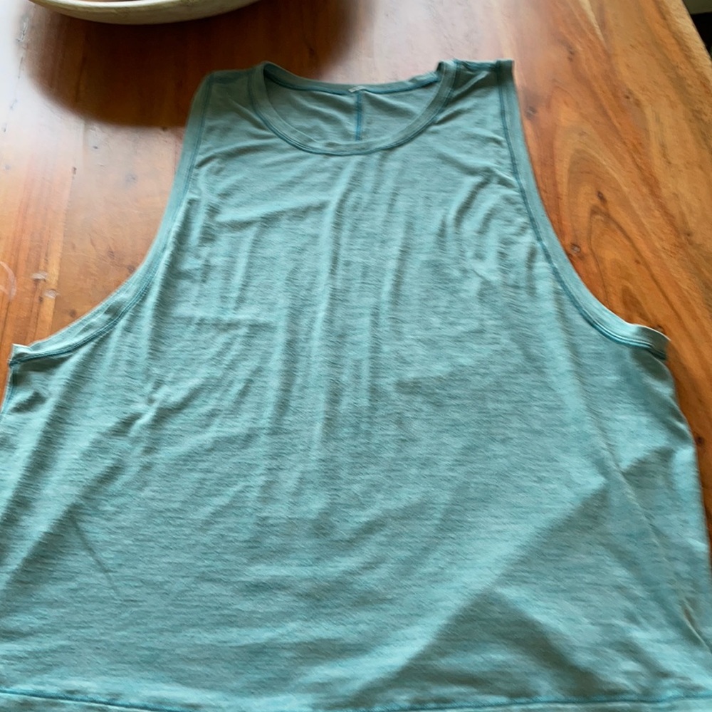Lululemon tank